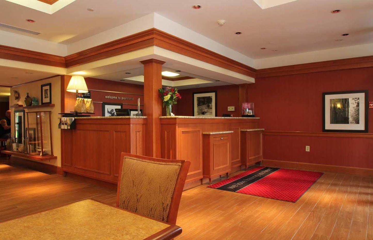 Hampton Inn Portland-Airport Саут-Портленд Экстерьер фото